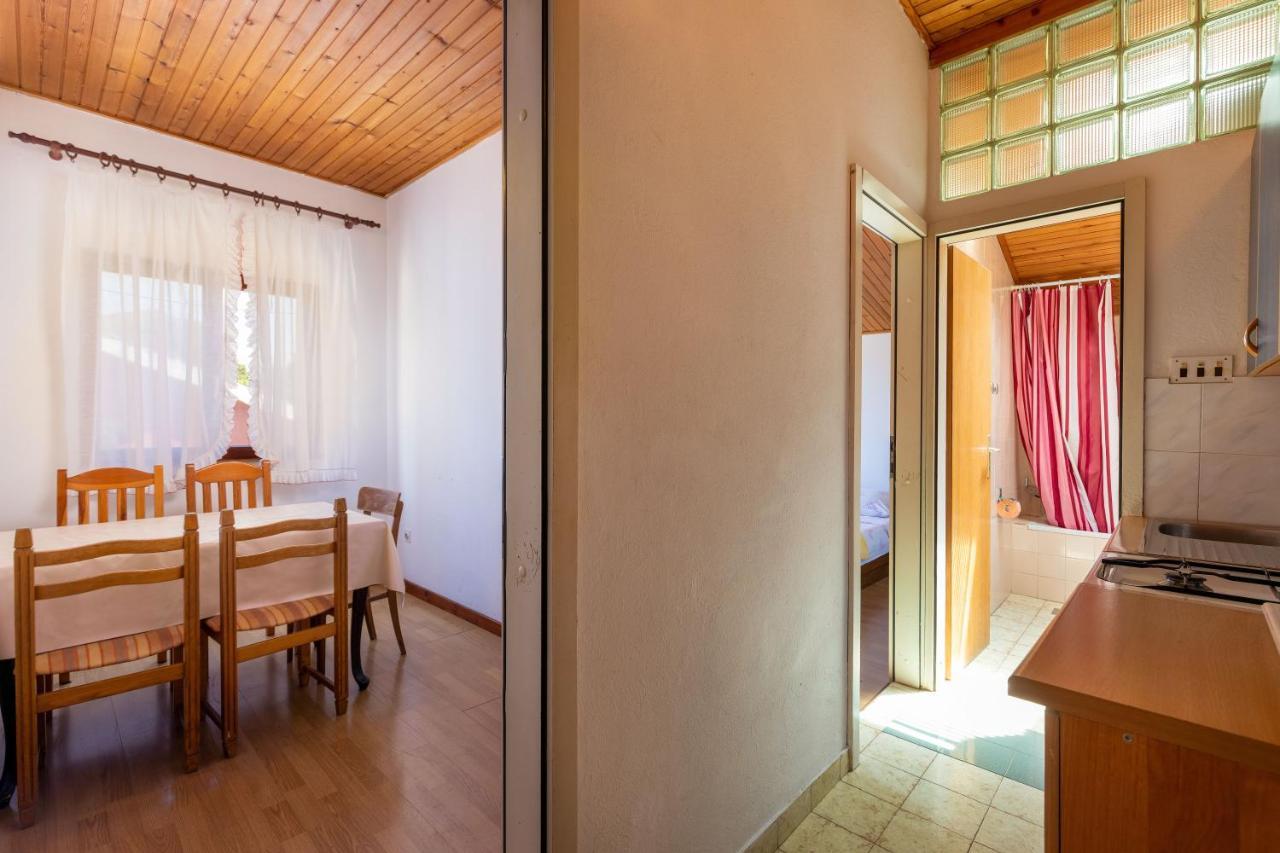 روفينج Apartments And Room Pergola المظهر الخارجي الصورة