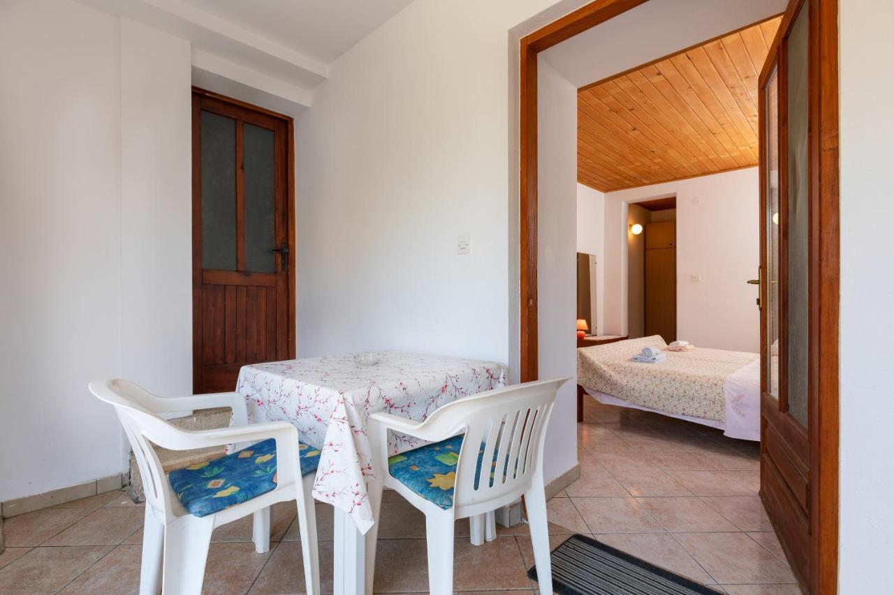 روفينج Apartments And Room Pergola المظهر الخارجي الصورة